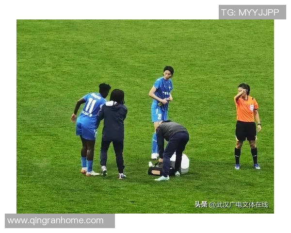 女足主力前锋重伤复出,首次合练引发全场欢呼